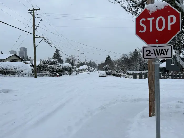 2 way stop sign 