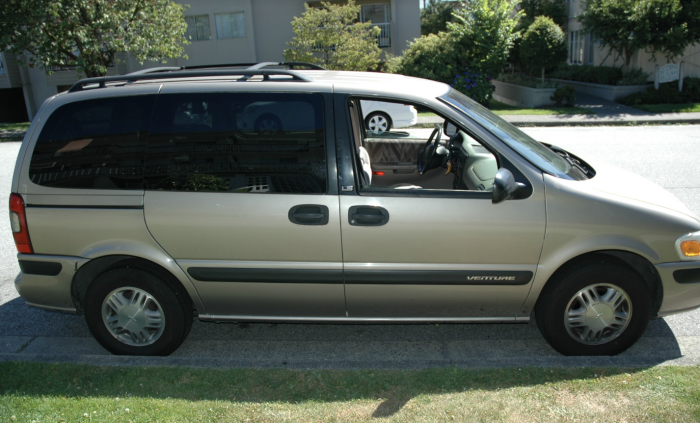 Chevy Venture Minivan 